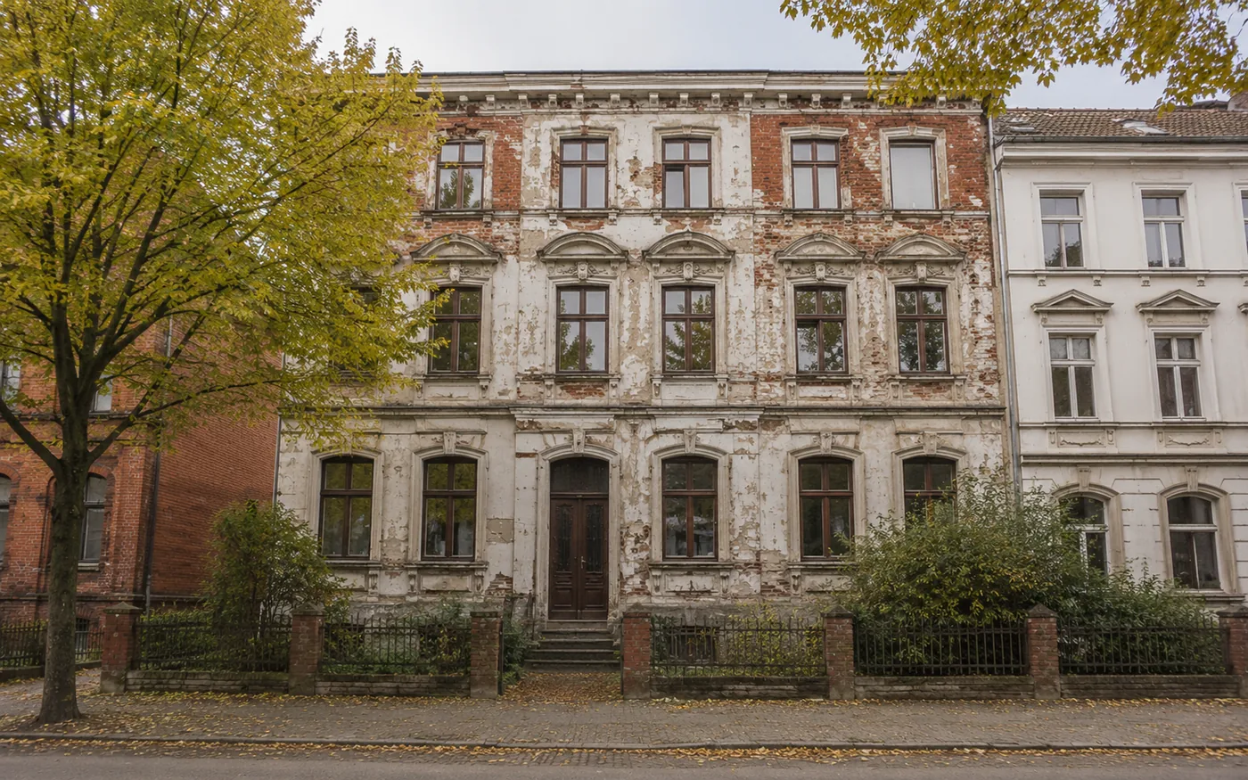 Vorher: Altbau, 12 Einheiten